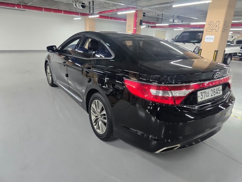 2015 Hyundai Grandeur HG240 Modern photo 5