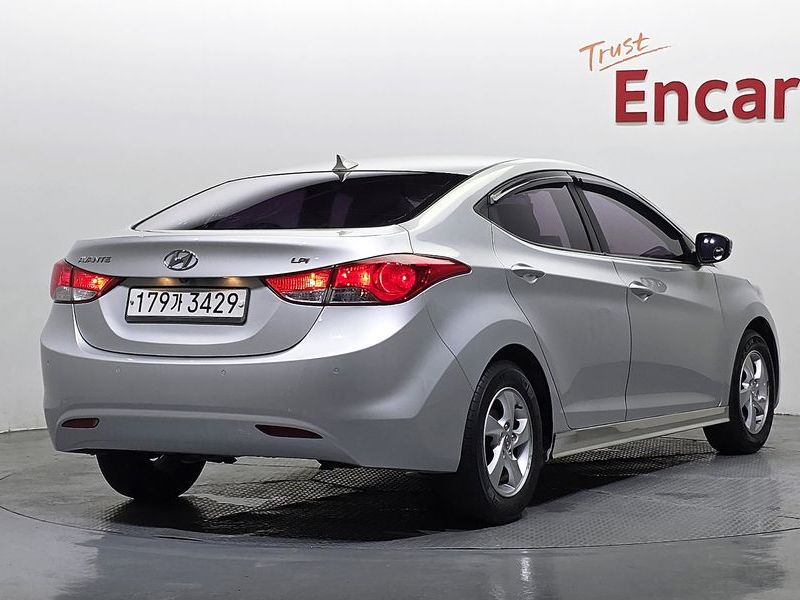 2013 Hyundai Avante LPI M16 Style photo 2