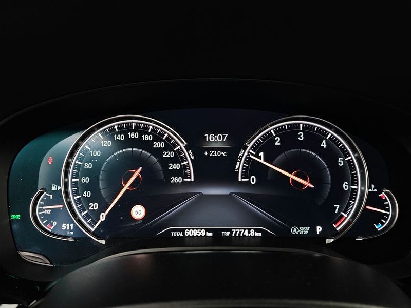 2018 BMW 5 Series 530i M Sport Package Plus photo 8