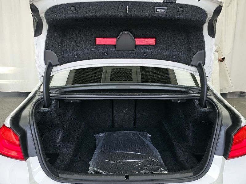 2018 BMW 5 Series 530i M Sport Package Plus photo 20