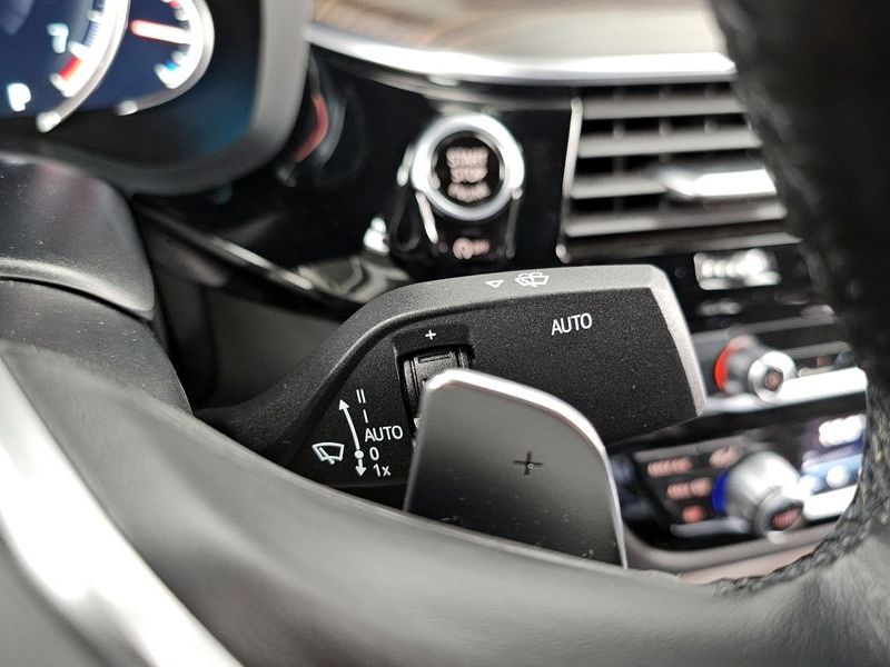 2018 BMW 5 Series 530i M Sport Package Plus photo 28