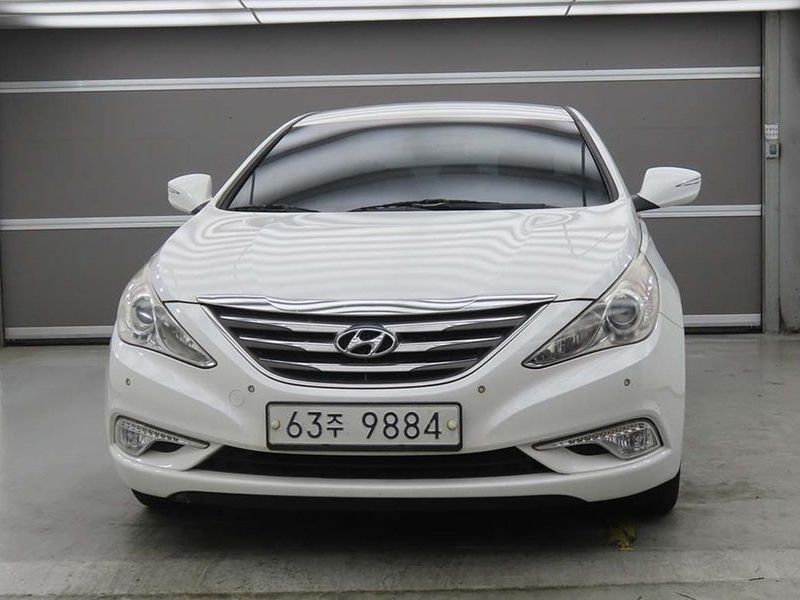 2013 Hyundai Sonata CVVL Modern photo 2