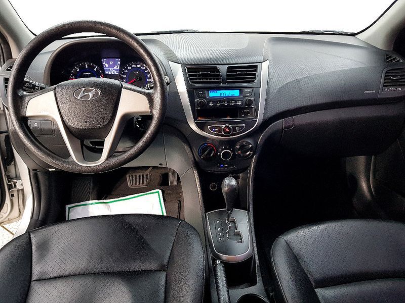 2014 Hyundai Accent Diesel WIT 1.6 VGT Smart photo 5