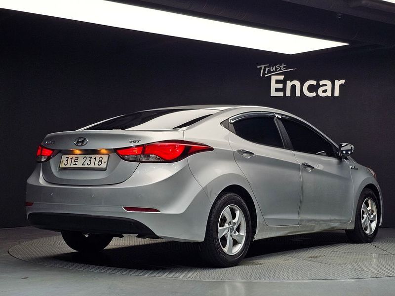 2015 Hyundai Avante 1.6 VGT Smart Standard photo 2