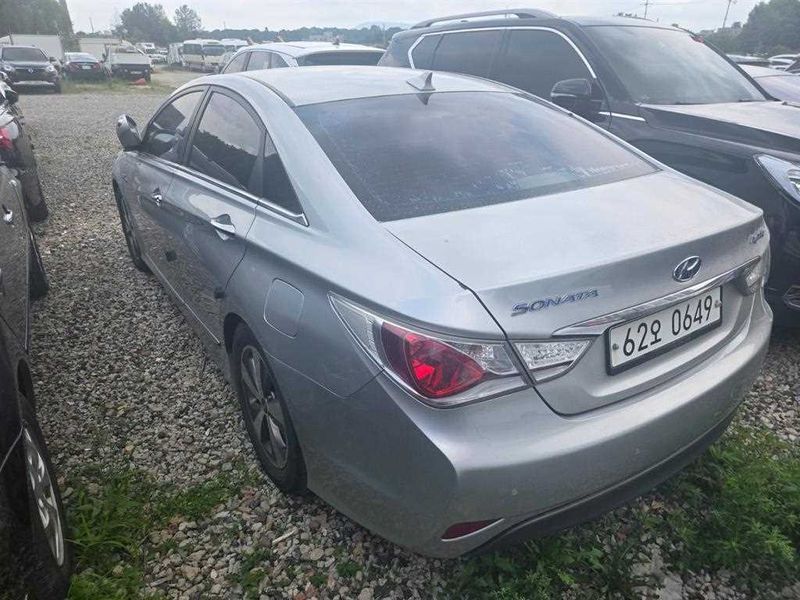 2012 Hyundai Sonata 2.0 Royal photo 3