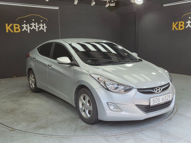 2013 Hyundai Avante M16 GDI Smart photo 2