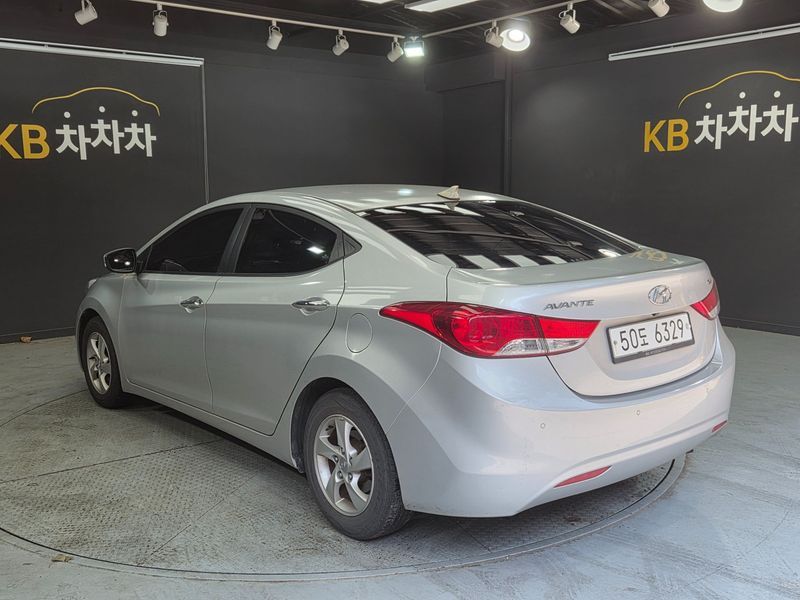 2013 Hyundai Avante M16 GDI Smart photo 4