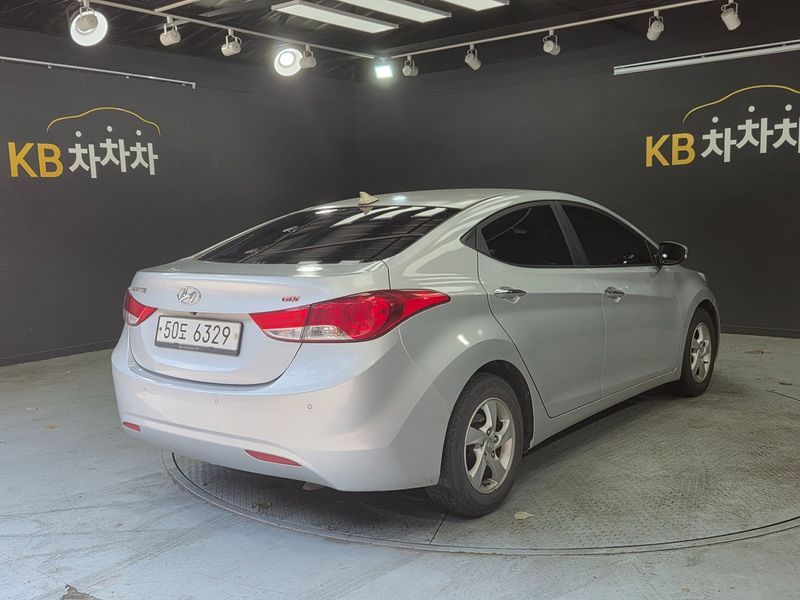 2013 Hyundai Avante M16 GDI Smart photo 5