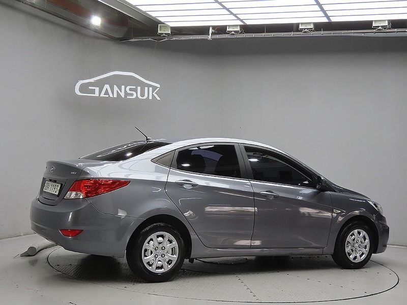 2014 Hyundai Accent Diesel 1.6 VGT Smart photo 4