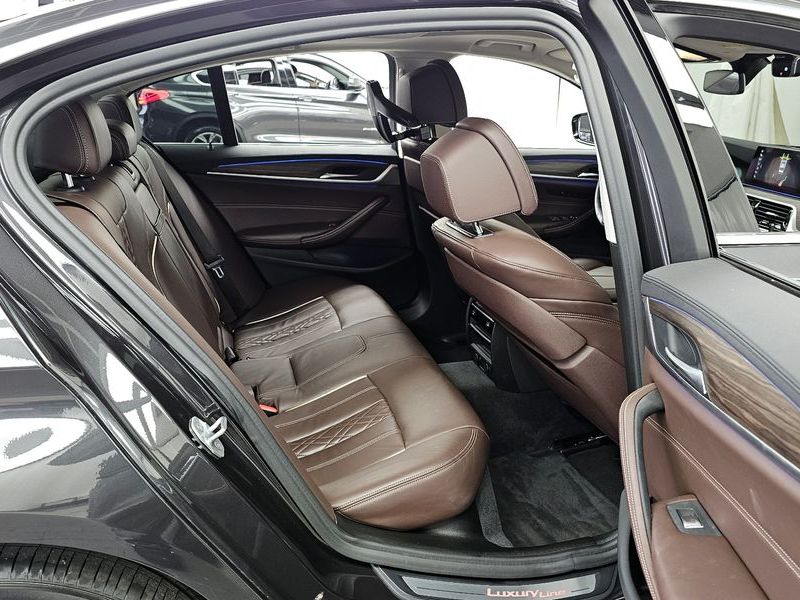 2019 BMW 5 Series 530i xDrive Luxury Plus photo 12