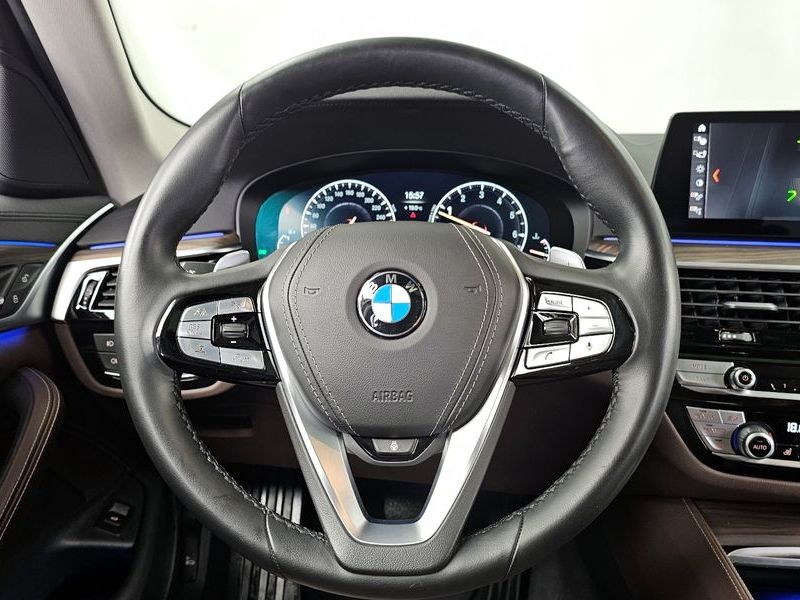 2019 BMW 5 Series 530i xDrive Luxury Plus photo 13