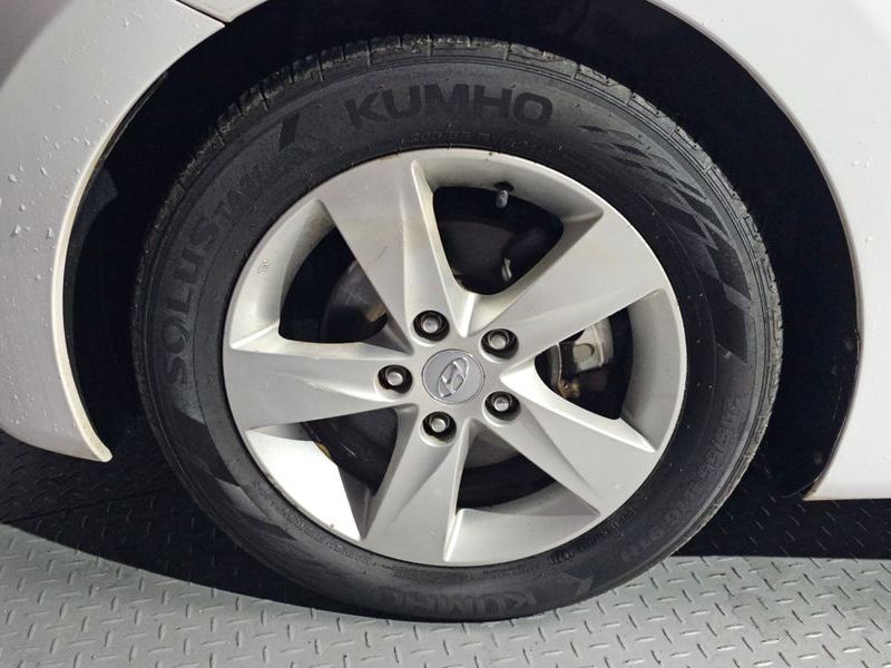 2012 Hyundai Avante M16 GDI Luxury photo 5