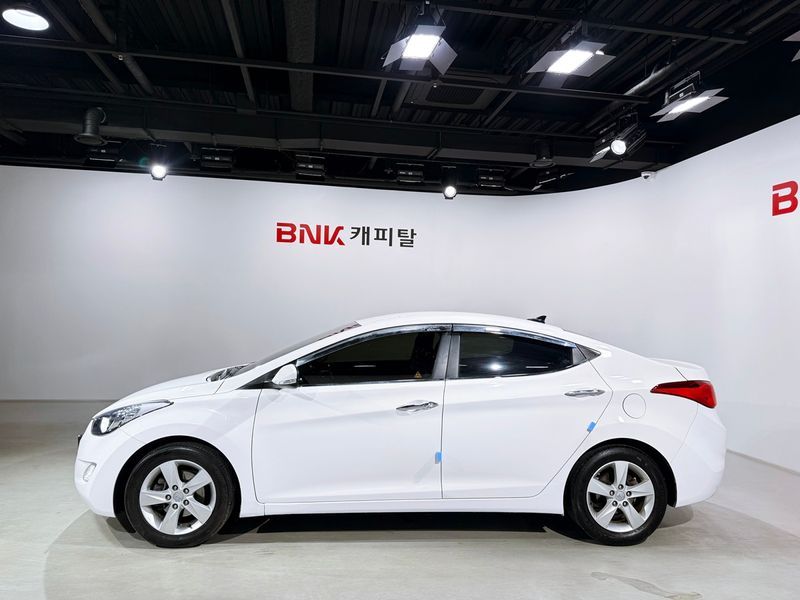 2013 Hyundai Avante M16 GDI Modern photo 3