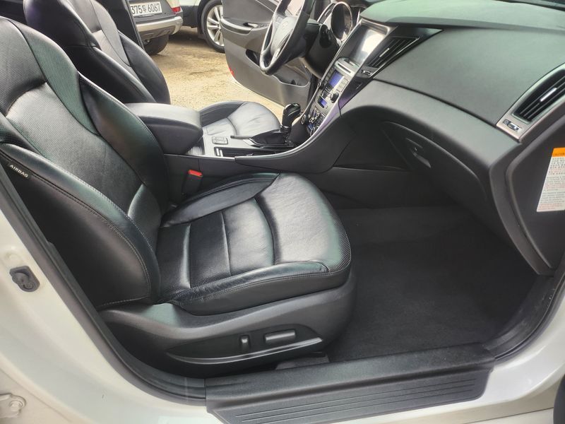 2012 Hyundai Sonata 2.0 Premier photo 3