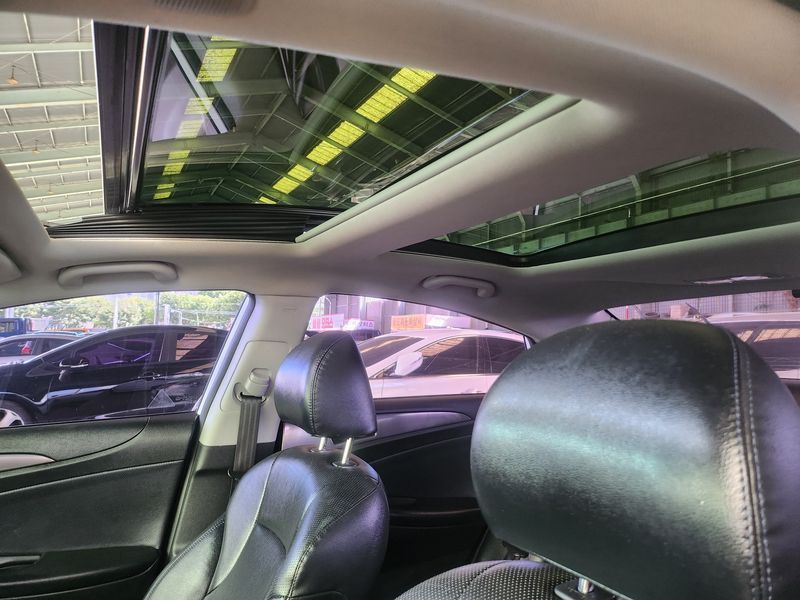 2012 Hyundai Sonata 2.0 Premier photo 4