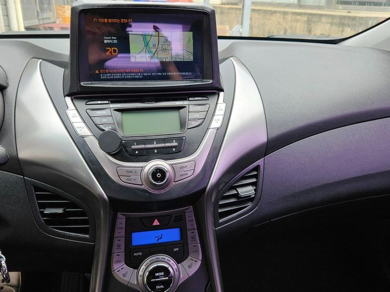 2013 Hyundai Avante M16 GDI Deluxe photo 2