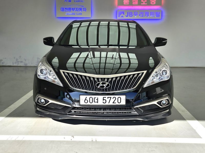 2015 Hyundai Grandeur HG220 Diesel Modern photo 2