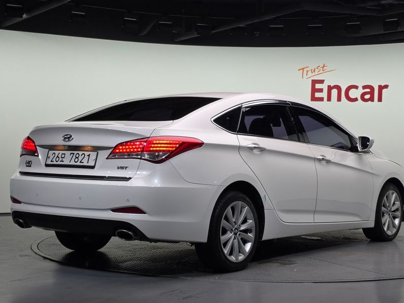 2012 Hyundai i40 1.7 VGT Modern photo 2