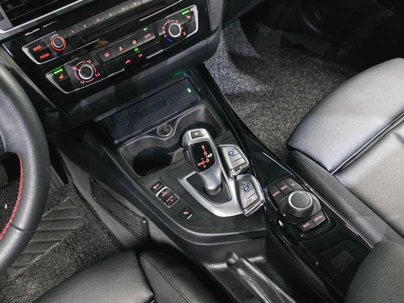 2017 BMW 1시리즈 118d Sport 5Door photo 9