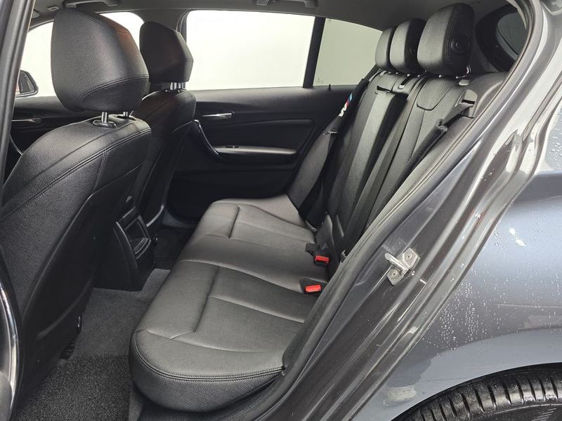 2017 BMW 1시리즈 118d Sport 5Door photo 12