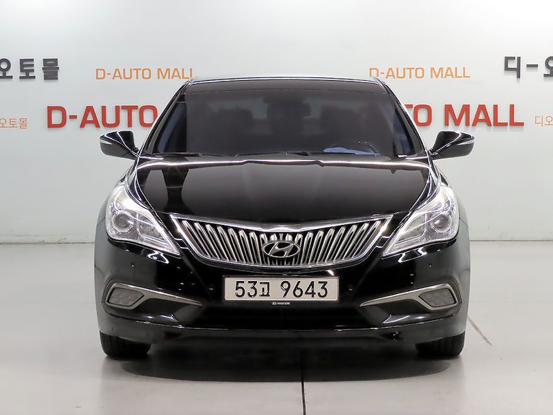 2015 Hyundai Grandeur HG240 Modern photo 2