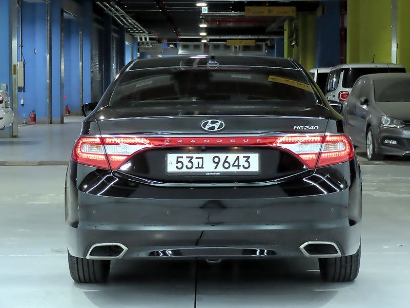 2015 Hyundai Grandeur HG240 Modern photo 3