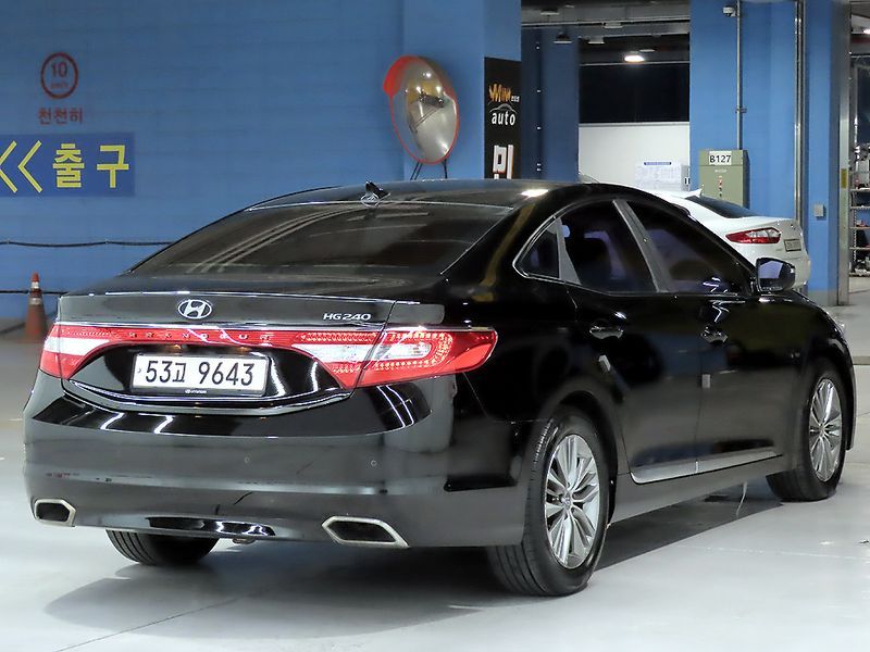 2015 Hyundai Grandeur HG240 Modern photo 4