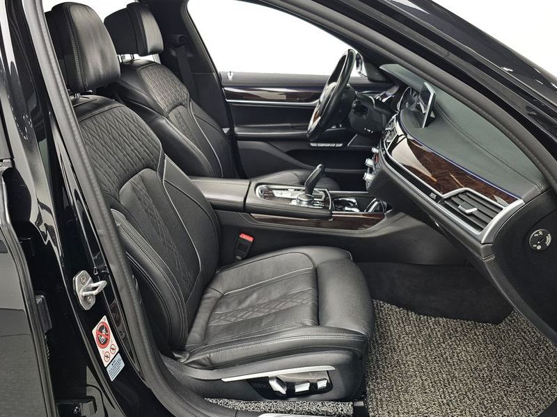 2016 BMW 7 Series 730Ld xDrive photo 11