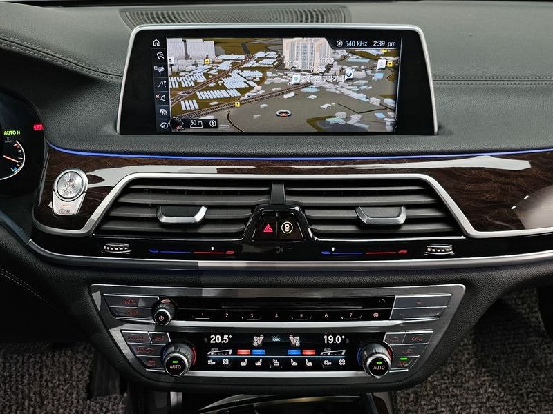 2016 BMW 7 Series 730Ld xDrive photo 14