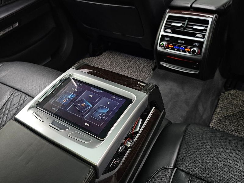2016 BMW 7 Series 730Ld xDrive photo 19