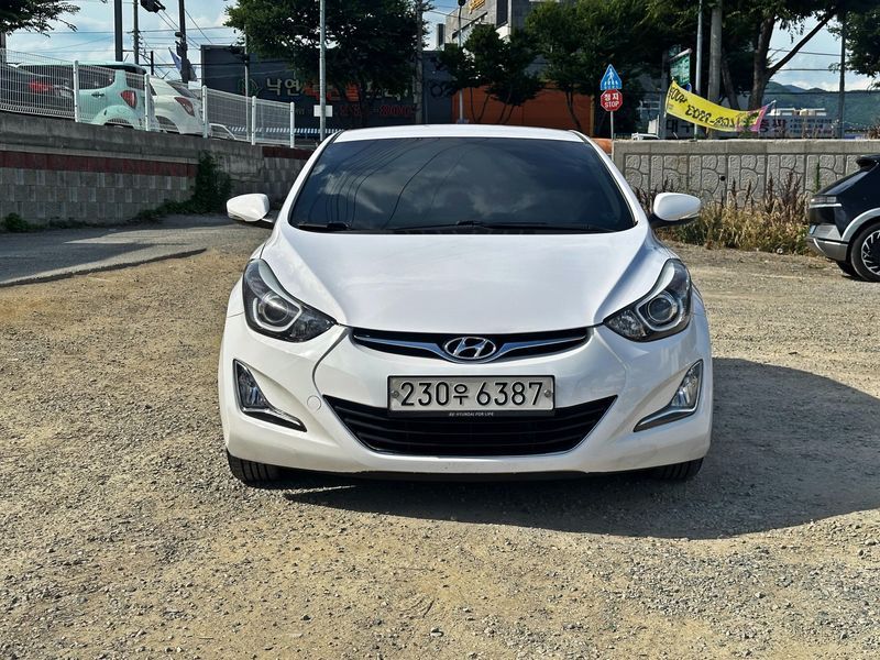 2015 Hyundai Avante 1.6 VGT Smart Standard photo 2