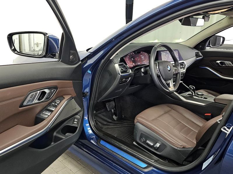 2021 BMW 3 Series 320i Luxury photo 10