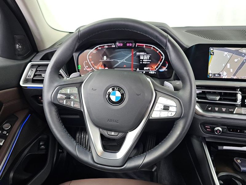2021 BMW 3 Series 320i Luxury photo 13