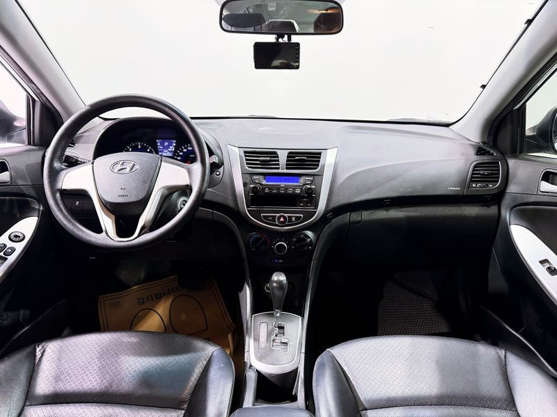 2012 Hyundai Accent Diesel 1.6 VGT Luxury photo 4