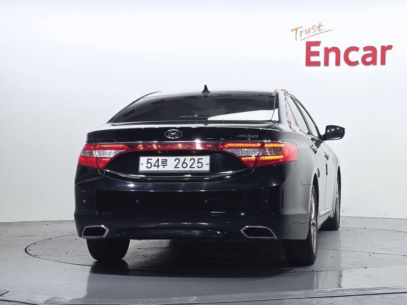 2015 Hyundai Grandeur HG240 Modern photo 4