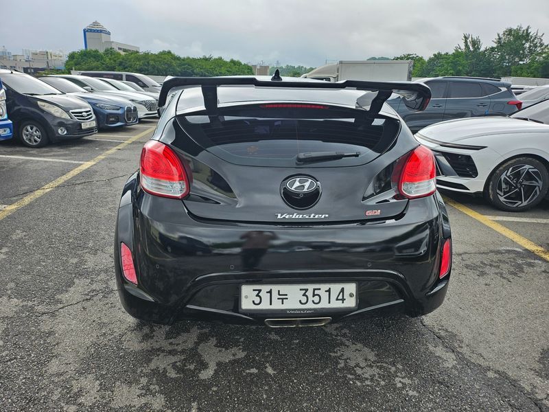 2014 Hyundai Veloster Unique photo 5