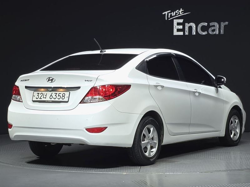 2015 Hyundai Accent Diesel 1.6 VGT Modern photo 2