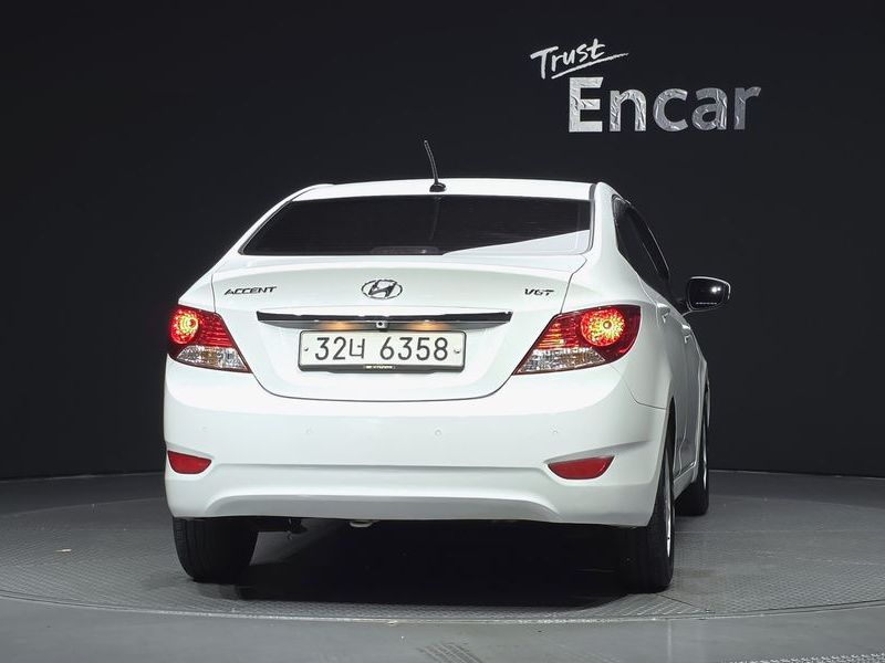 2015 Hyundai Accent Diesel 1.6 VGT Modern photo 4