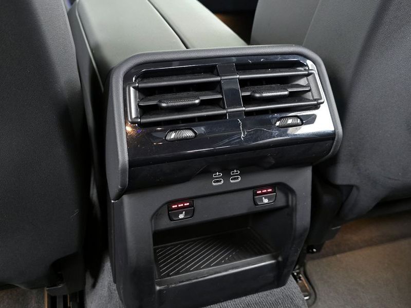 2024 BMW 5 Series 520i photo 19