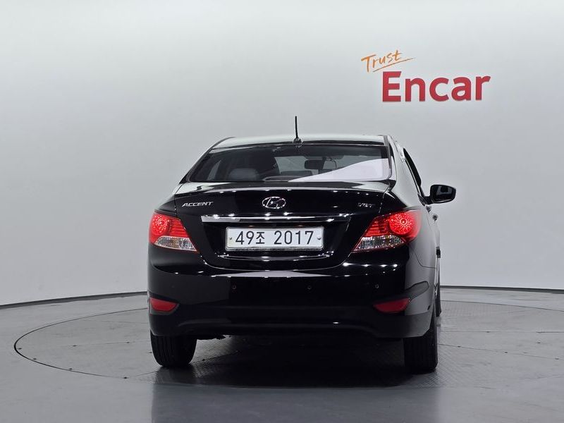 2015 Hyundai Accent Diesel 1.6 VGT Modern photo 4