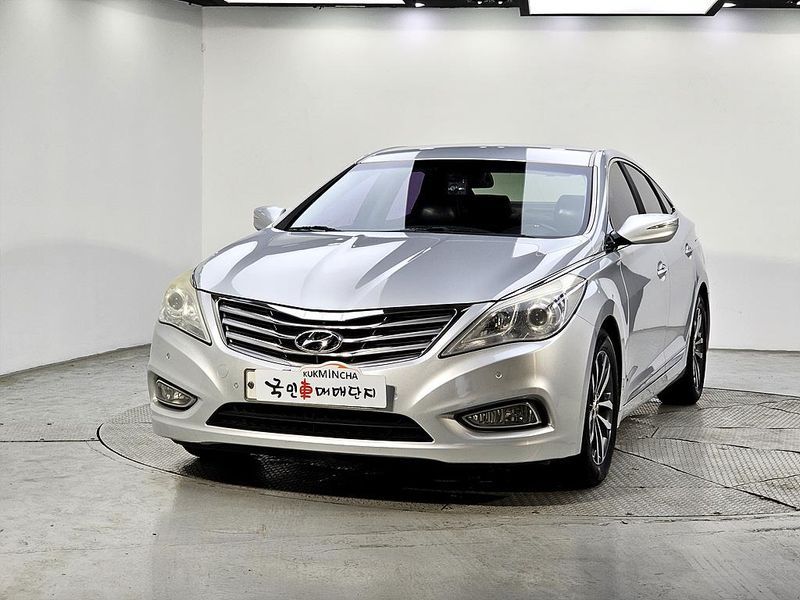 2012 Hyundai Grandeur HG240 Luxury photo 2