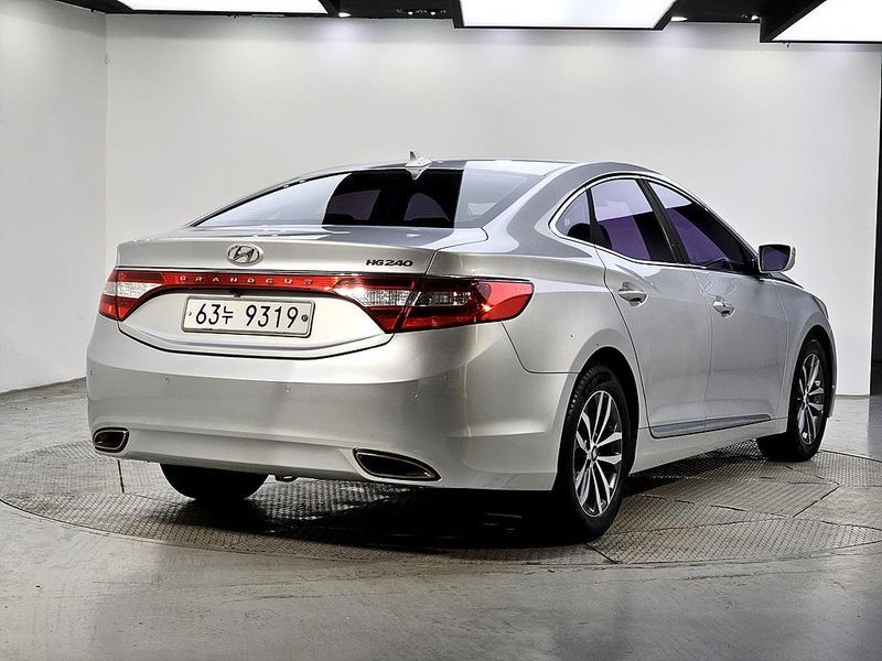 2012 Hyundai Grandeur HG240 Luxury photo 4