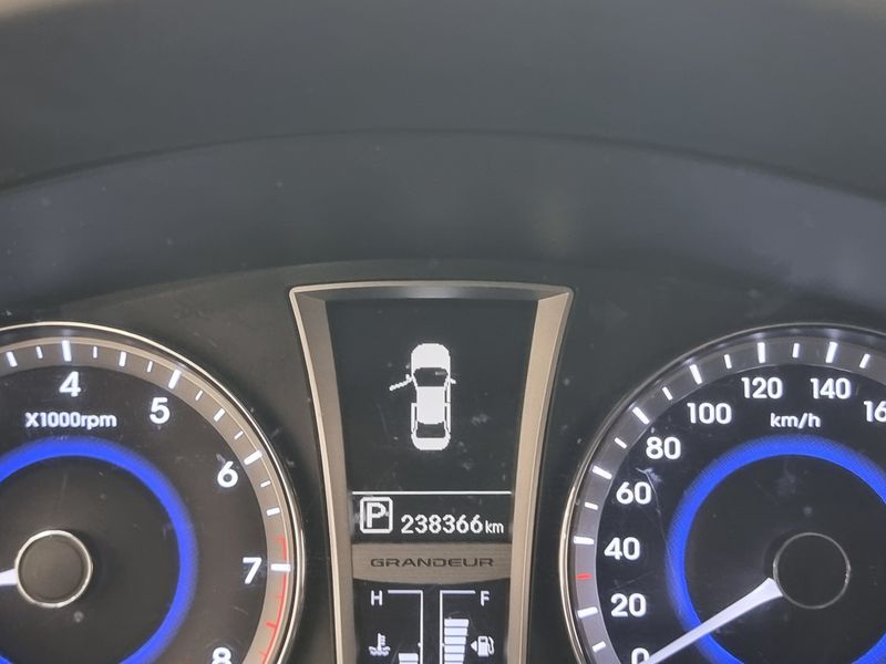 2013 Hyundai Grandeur LPG HG300 Handicapped Only photo 5