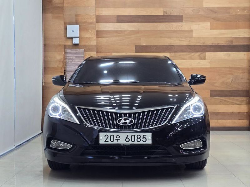2014 Hyundai Grandeur HG240 Modern photo 3