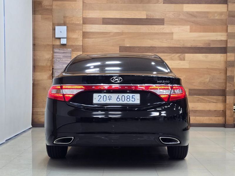 2014 Hyundai Grandeur HG240 Modern photo 4