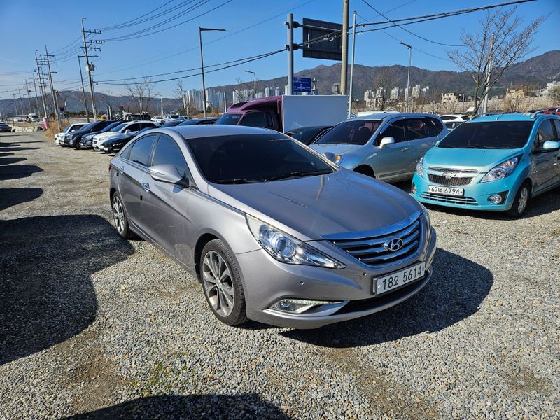 2014 Hyundai Sonata CVVL Modern photo 2