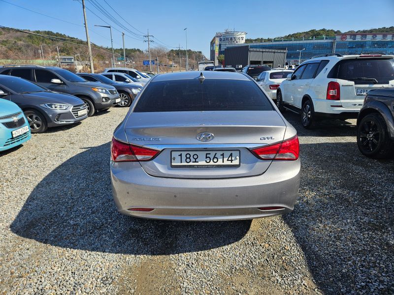 2014 Hyundai Sonata CVVL Modern photo 5
