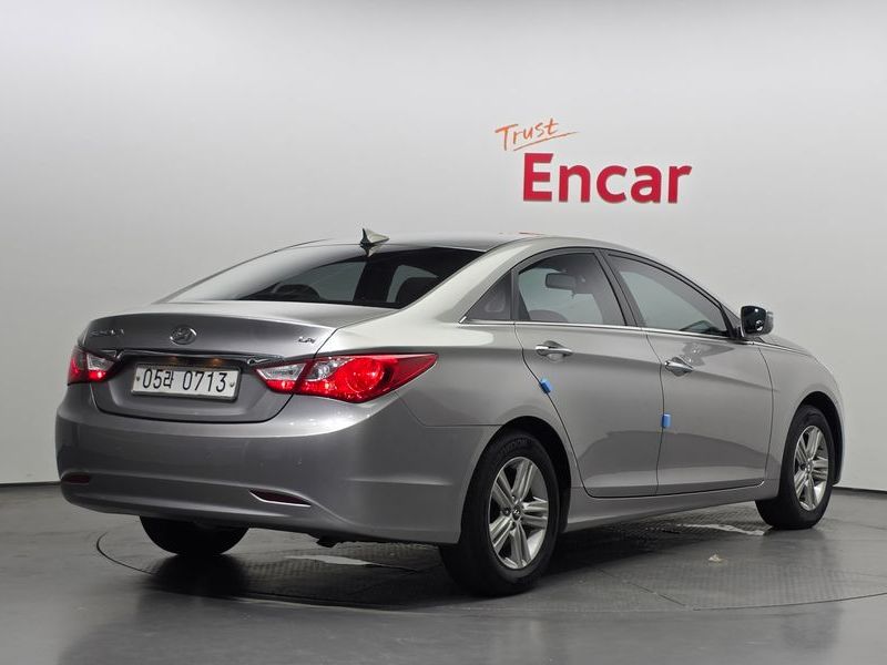 2013 Hyundai Sonata LPI Modern photo 2