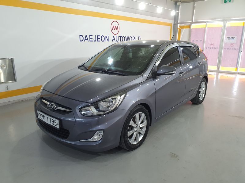 2014 Hyundai Accent Diesel WIT 1.6 VGT Modern photo 2