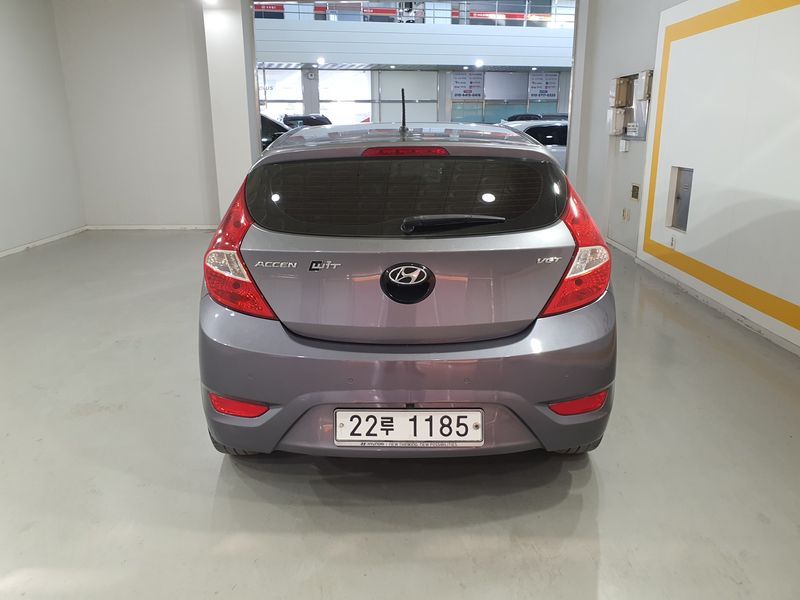 2014 Hyundai Accent Diesel WIT 1.6 VGT Modern photo 4